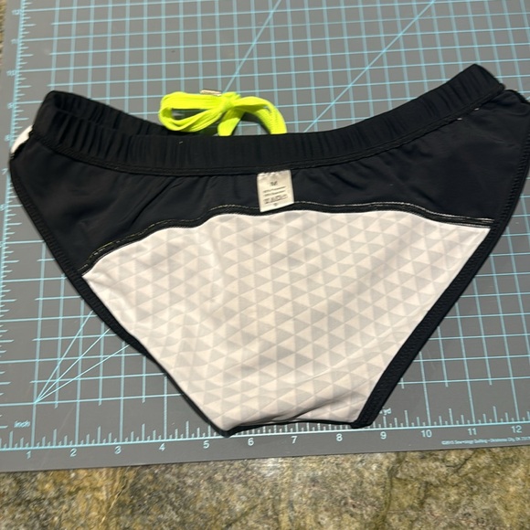 Men’s Swim Briefs USA Size Small Black With Front Pattern Detail - Picture 5 of 5